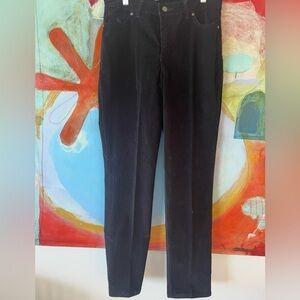 NWT Gloria Vanderbilt Amanda Black Corduroy Velvet Jeans Women Slim Leg
Size 8